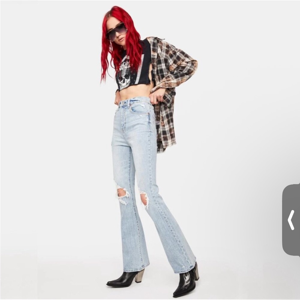 NWT Daze Denim Blossom High Rise Flare Jeans in Just Kissed
